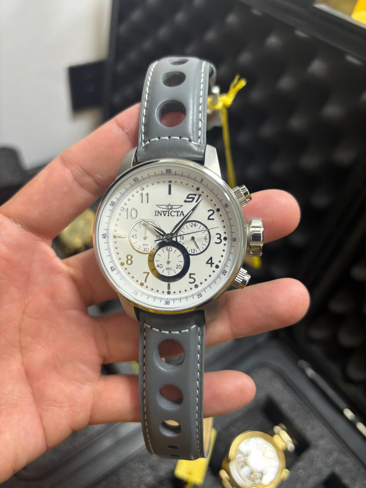 Reloj Invicta S1 Rally Hombre Gris Quartz Original en Ecuador - Imagen 2